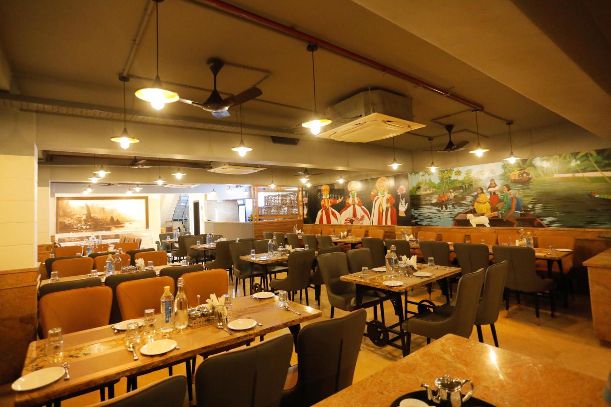 Hotel Dolphin Grand Varanasi Exterior photo